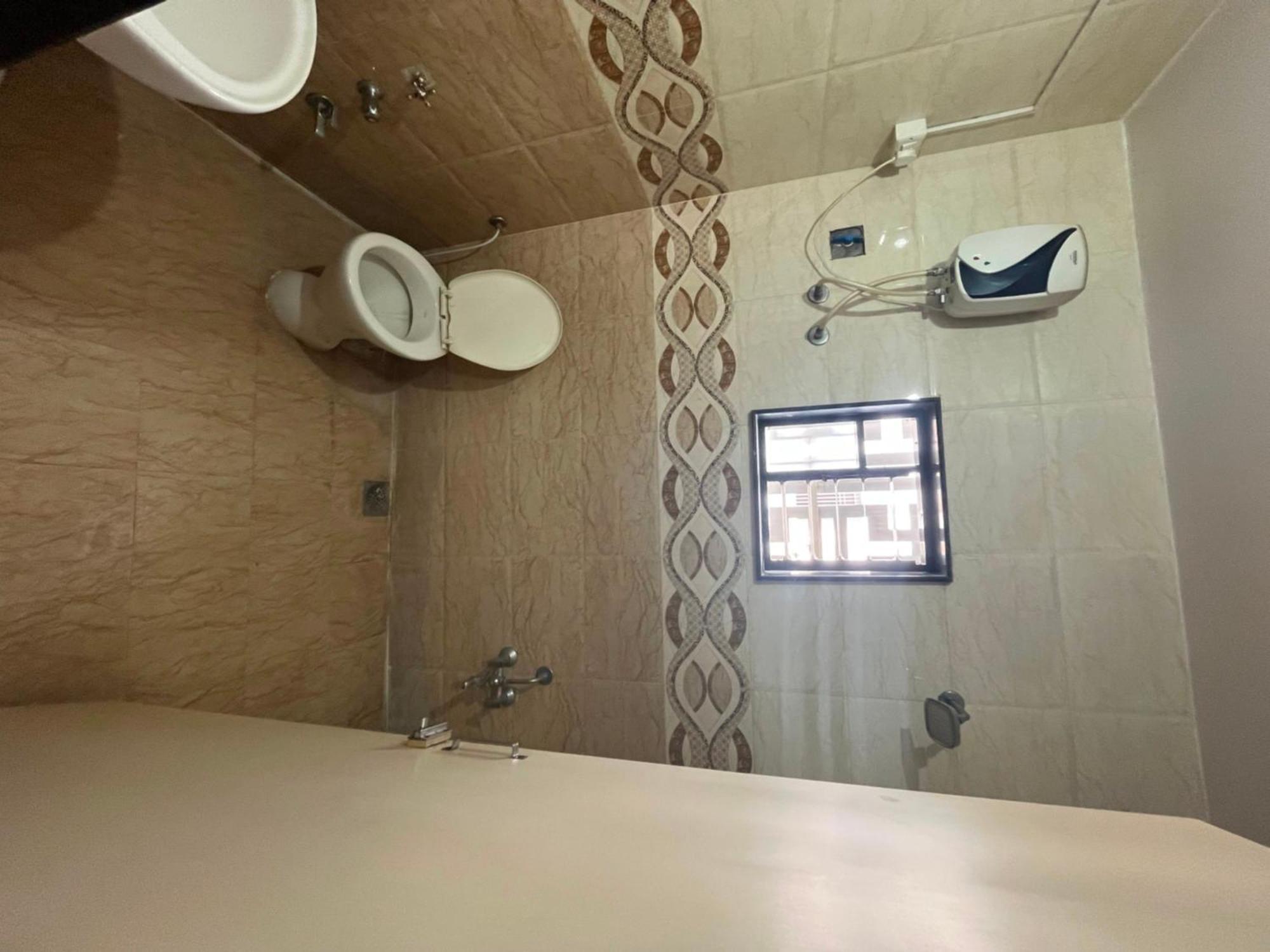 Oyo Hotel Rio Inn Ānand Екстериор снимка