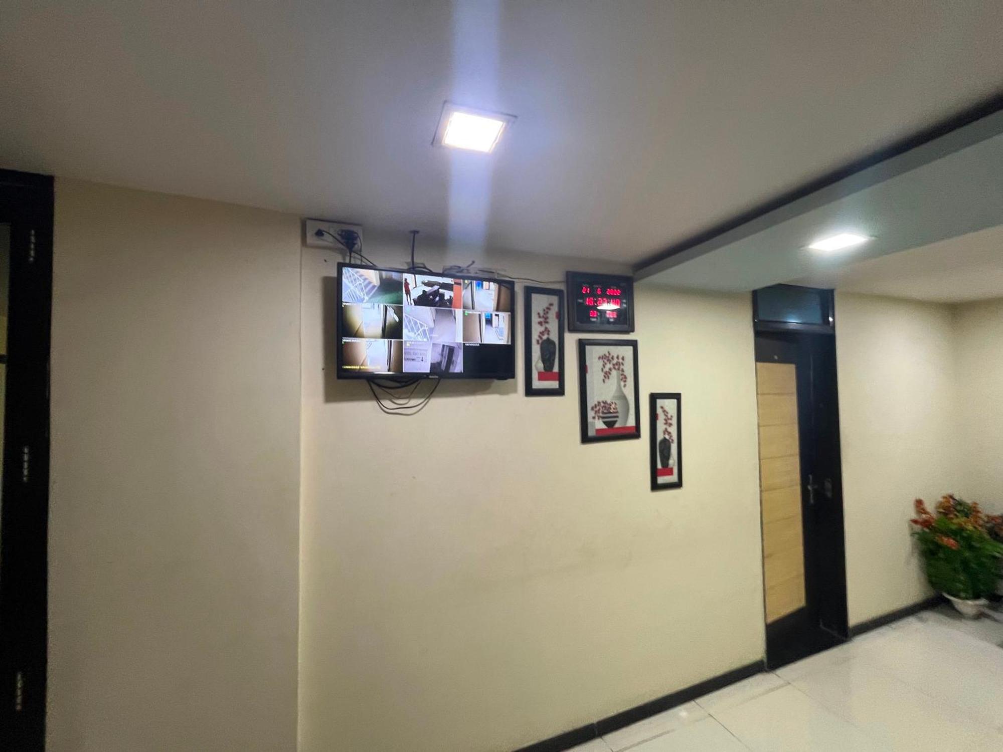 Oyo Hotel Rio Inn Ānand Екстериор снимка